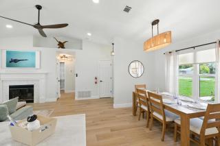 Sunny 3BR with Hot Tub & Game Room Home - 8