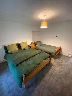 Lime Cottage Valleys Sleeps 6 - Mountain Ash - 2