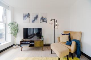Oasis 2 Bed 2 bathroom Dartford Flat London Mins from Bluewater and Station with 500mb Wifi - 0