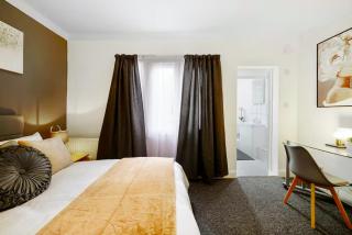 Your Brixton Escape Bright 2-Bed With Garden - 2