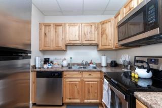 Bright Cheery Apartment Near Downtown - 1