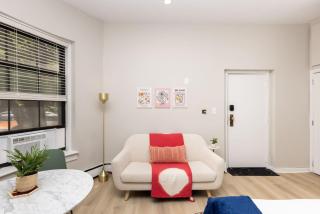 Cozy Studio near Prudential Ctr - 0