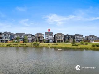 Luxurious Detached House with Private Garage, Lake View, Central AC & More - Airdrie - 9