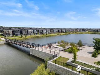 Luxurious Detached House with Private Garage, Lake View, Central AC & More - Airdrie - 8