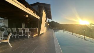 ALL-NEW Modern and Stylish Apartment with Rooftop Infinity Pool - 7