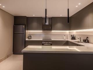 Luxury 3 Master Bedrooms with 1 Nanny Room and Pool View - Kairo - 3