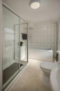 Comfy 3-Bed, Sleeps 5 & Parking - 2