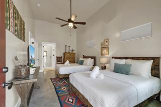 Chic Comfort Just Steps from Main Street! - Fredericksburg - 6