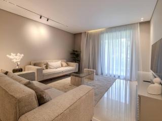Luxury 3 Master Bedrooms with 1 Nanny Room and Pool View - Il Cairo - 9