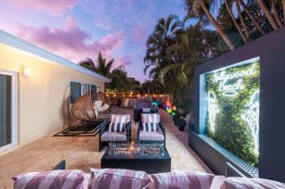 NEW Hollywood Luxury Villa, Game Room, Hot Tub 12, Fire Pit & BBQ - 3