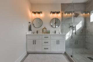 Spacious 3BR Duplex with Luxe Vibe and Prime Location - 2