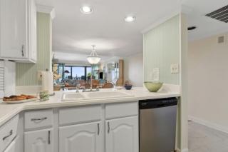 Amelia Surf and Racquet Club Condo - Ocean Front - 3rd Floor - Pools - Tennis Courts - Sleeps 4 - 3