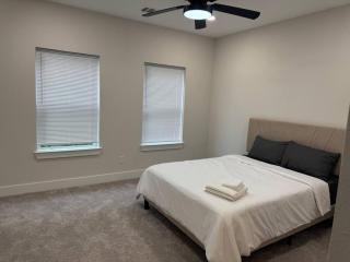 Central Houston Duplex with Walk to Parks and Quick Drive to Downtown - Houston - 3