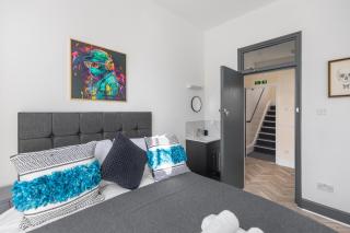 NW1 - Group-Friendly Flat 8BR in Best Location! - 9