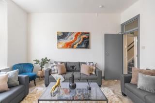 NW1 - Group-Friendly Flat 8BR in Best Location! - 6