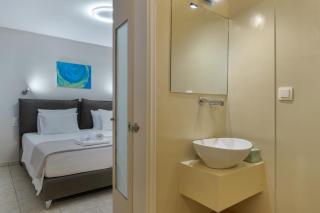 Beach Family Villa in Artemida - 5