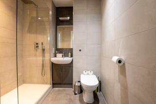Free WiFi & Netflix - Slough Apt - Slough - 6