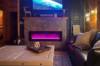 1 Mi to Douglas Lake Blissful Escape with Hot Tub! - Sevierville - 7