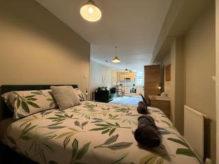 Private Self-Contained Studio - Lancaster - 5