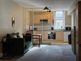 Private Self-Contained Studio - Lancaster - 6