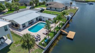 5 Bed 3 Bath Waterfront Pool! Great for families! - Hernando Beach - 0