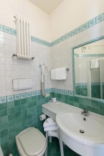 Hotel Trevi Riccione, in centro sul mare con cucina - 5