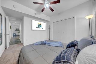 Vibrant 2BR2BA w King Bed Pool, Gym #11 - 5