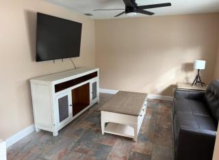 4 Bedroom home with heated pool by the beach! - 6