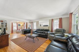 Charming Home Near UNC & DT Greeley home - 1