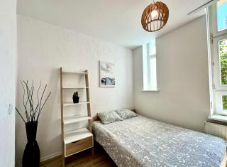 2 pokojowe mieszkanie w centrum & parking - 0