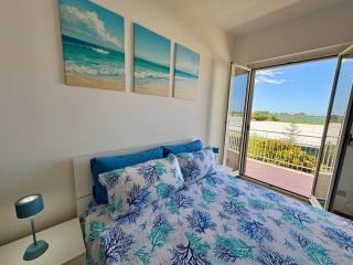 Casa Onda Blu - Lake View Flat, 4 mins from beach with parking! - 0
