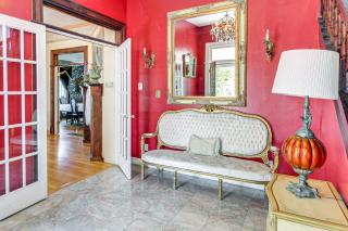 Less Than 1 Mi to Downtown ABQ Historic Manor with Patio! - 7