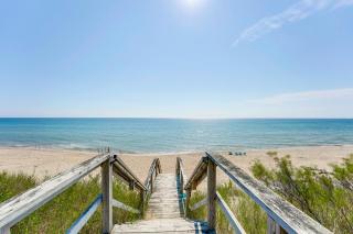 Walk to Semi-Private Beach Lake Michigan Getaway - Montague - 8