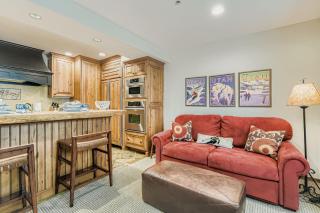 1763 Lakeside Getaway! - 1