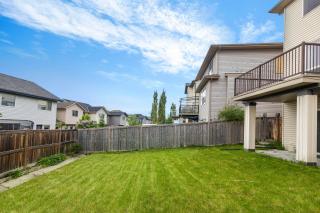 Spacious 3-bedroom home with AC and Garage Near Airport - 5