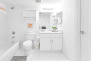 Modern Brickell Stay w Parking Included - 2