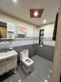 Home In New Metro City - 1