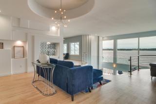 Indoor Pool and Waterfront Deck Spacious Jay Home - Jay - 7