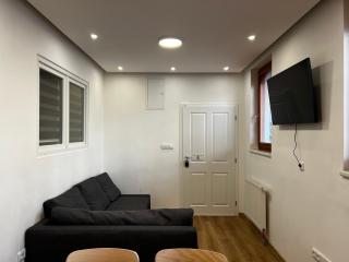 Apartment B l Modern Stay with Parking - 6