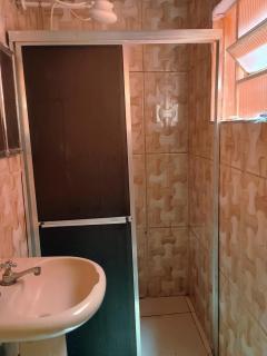 Casa da Tia Lá próximo ao Santuário Nacional preço único pela casa cabem até seis pessoas - 2