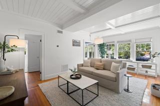 The Adaline #2 - Luxury Hyde Park Apt, Steps to Bayshore - 5