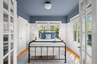 The Adaline Room #6 - Stunning Hyde Park Apartment, 1st Floor, Steps to Bayshore - 9