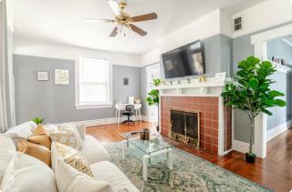 The Duval Den Getaway 2BR near Stadium! - 4