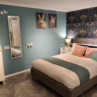 Thorpe Park Cottage 1 bed Free Gated Parking Space - Thorpe - 6