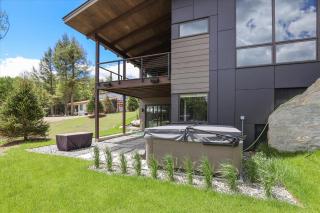 Natures Way: 4 br, fireplace, a/c, hot tub, community summer pool, garage - 6