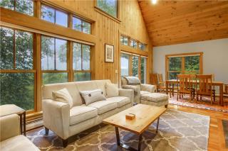 Treetops: 4 br, woodstove, a/c, deck views, firepit, garage, great location - 3