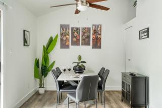 Modern Home w Shared Pool Yard Prime Location Fairlawn Lane B by AvantStay - 6