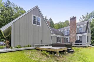 Two Chimneys: 5 br, a/c, fireplace, deck hot tub, firepit, garage - 8