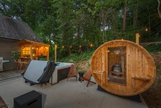 Ash-Villa Thrilla-Sauna-Theater-Putt Putt-Hot Tub - Asheville - 9