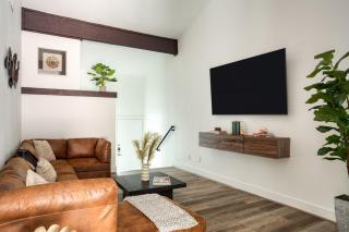 Austin Escape Prime Location Shared Yard Oasis Fairlawn Buyout by AvantStay - 5